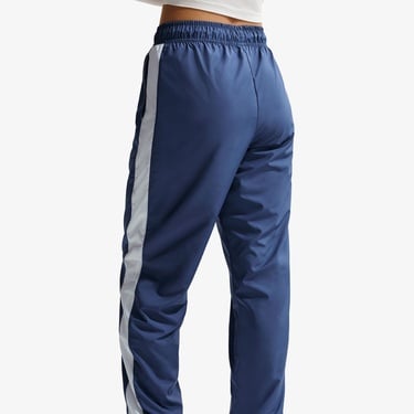  Nike Sportswear Classic Wovens Kadın Mavi Eşofman Altı