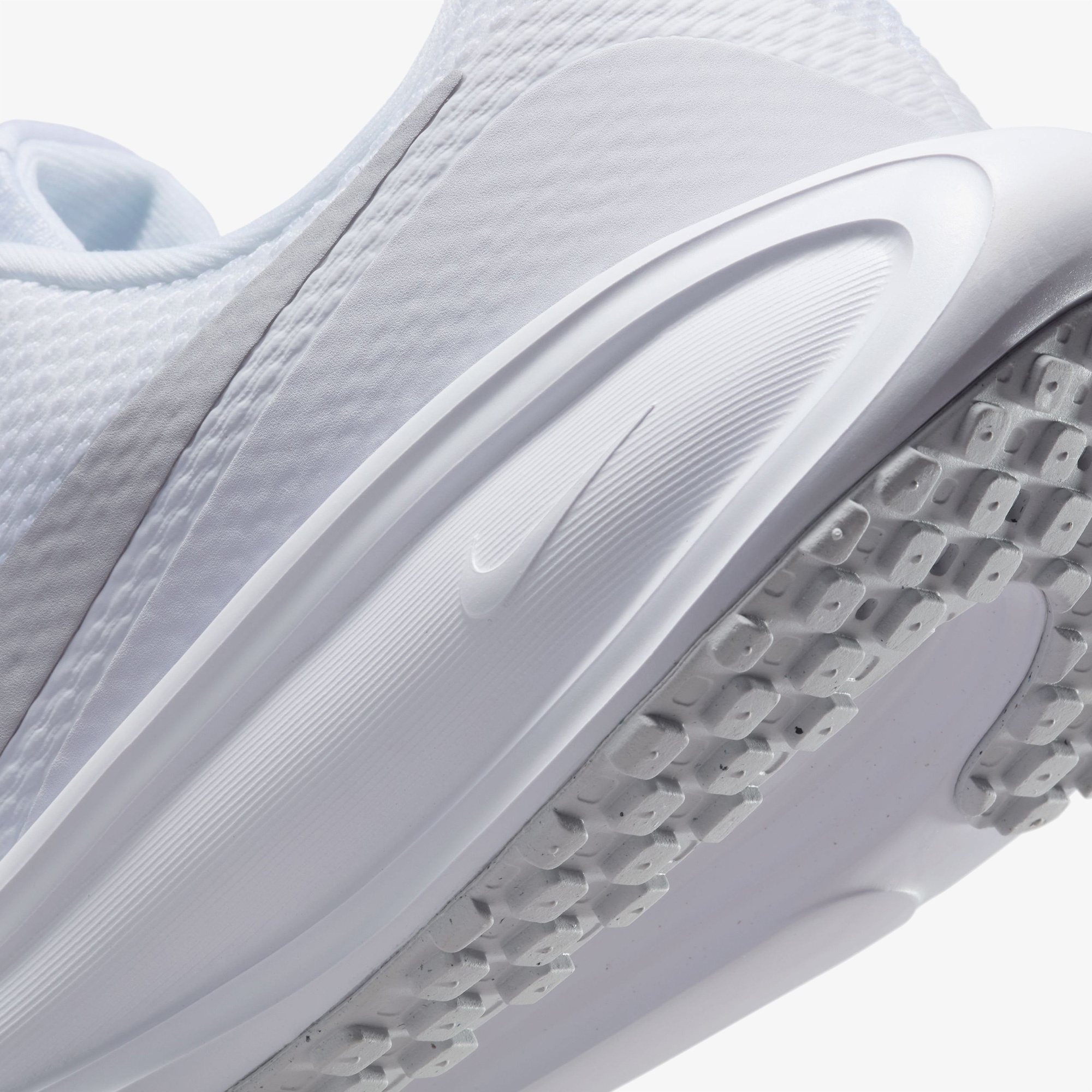 Nike Revolution 8 Kadın Beyaz Koşu Ayakkabısı