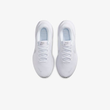  Nike Revolution 8 Kadın Beyaz Koşu Ayakkabısı