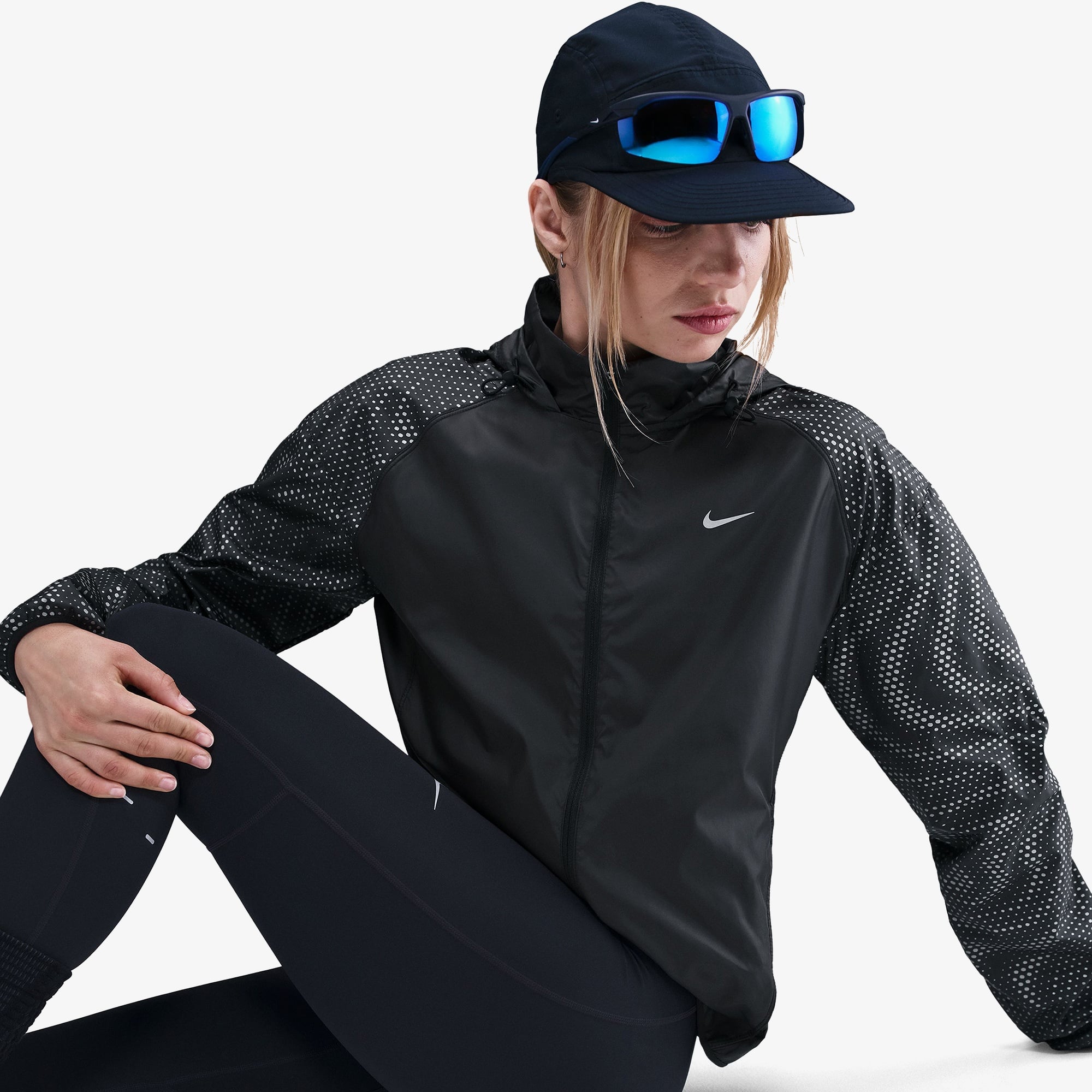 Nike Tempo Repel Flash Kadın Siyah Ceket