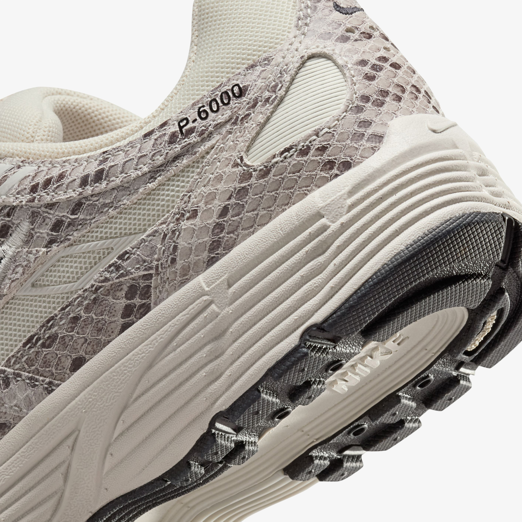  Nike P-6000 SE Kadın Krem Rengi Spor Ayakkabı
