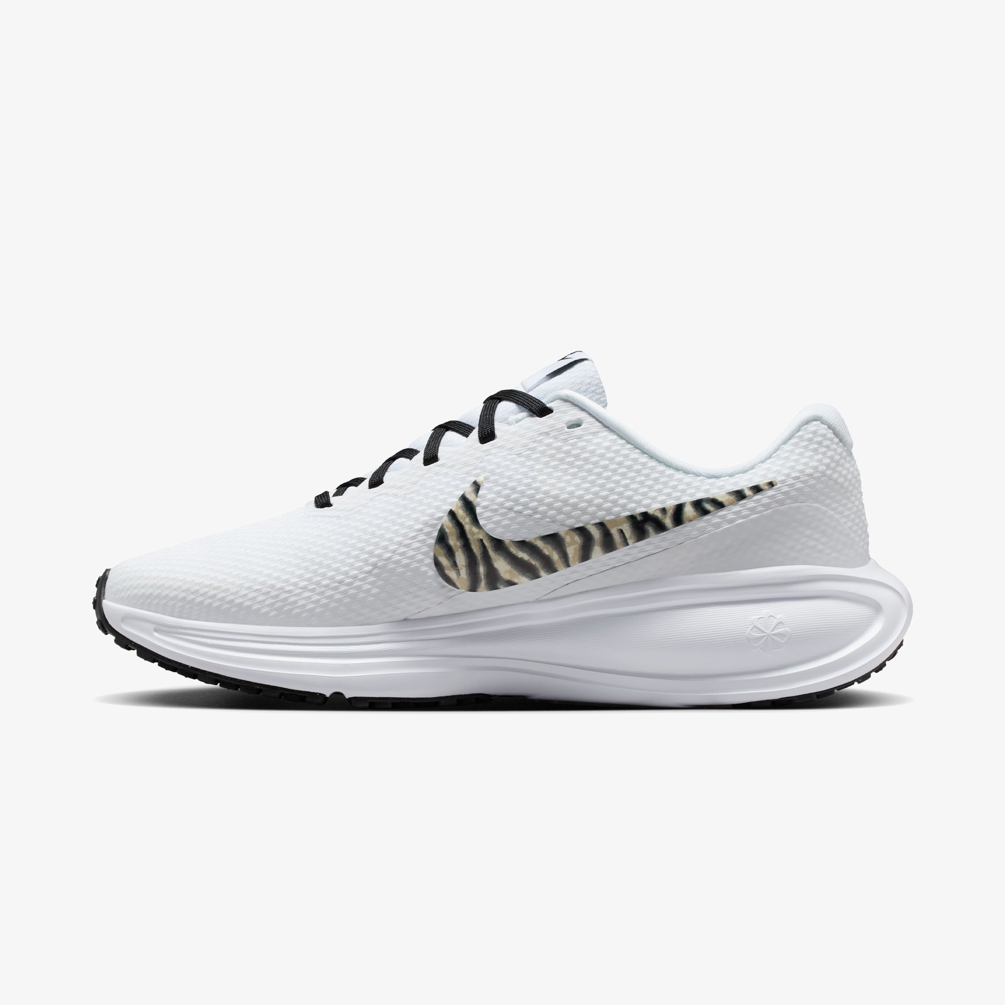 Nike Revolution 8 Kadın Beyaz Koşu Ayakkabısı