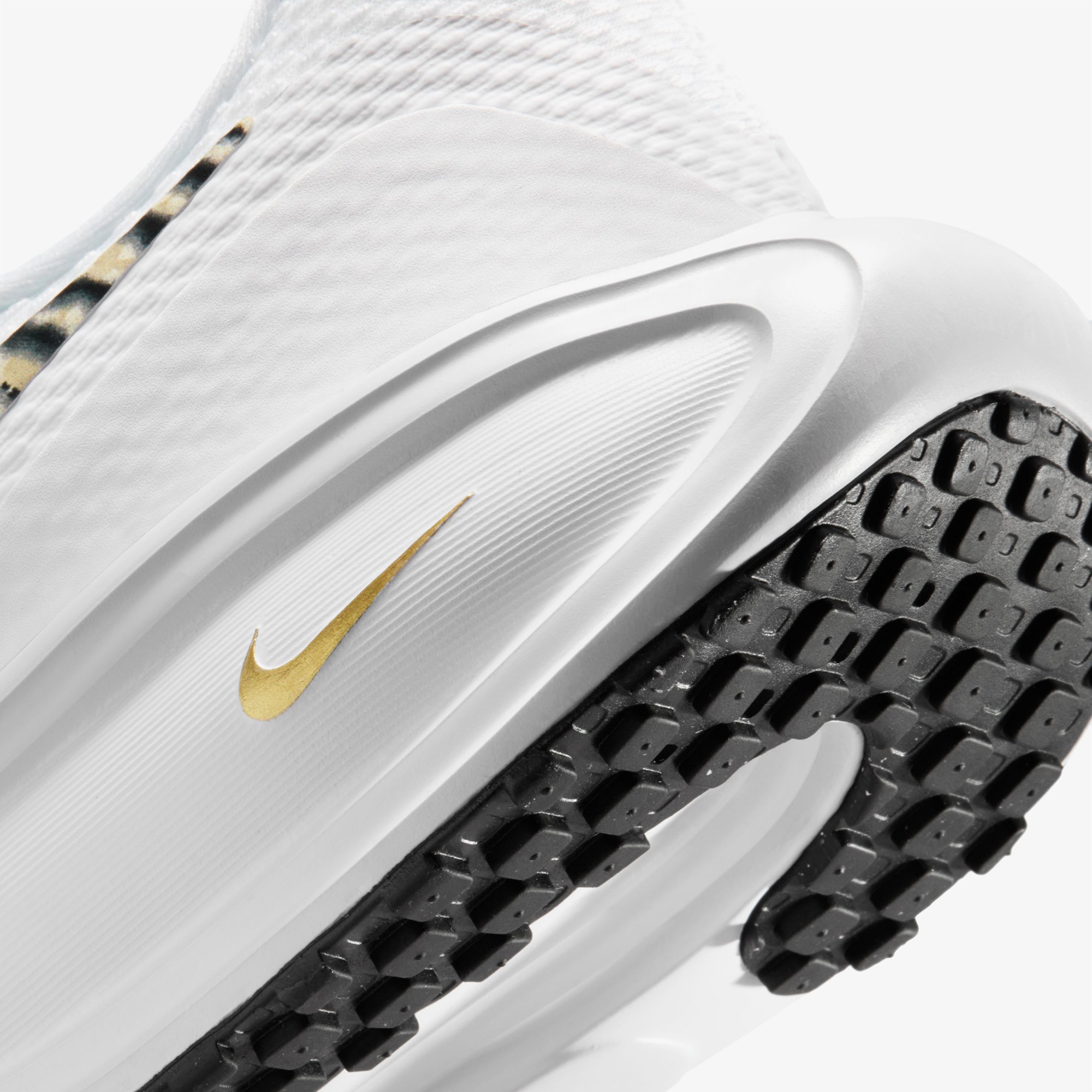 Nike Revolution 8 Kadın Beyaz Koşu Ayakkabısı