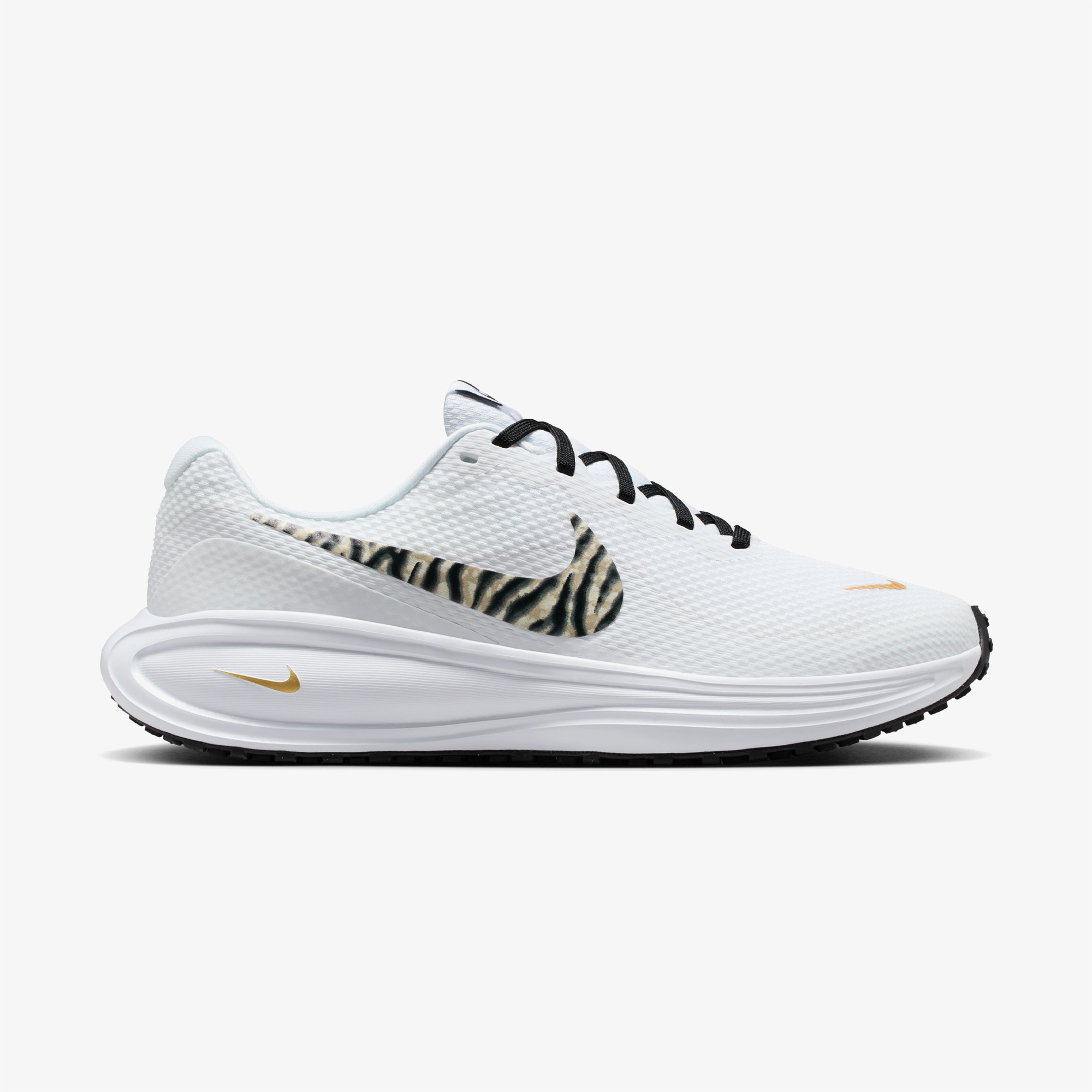  Nike Revolution 8 Kadın Beyaz Koşu Ayakkabısı