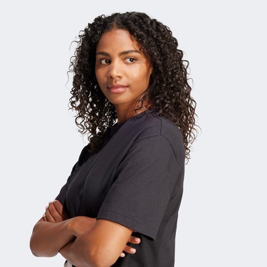  adidas Essentials Big Logo Boyfriend Kadın Siyah T-Shirt