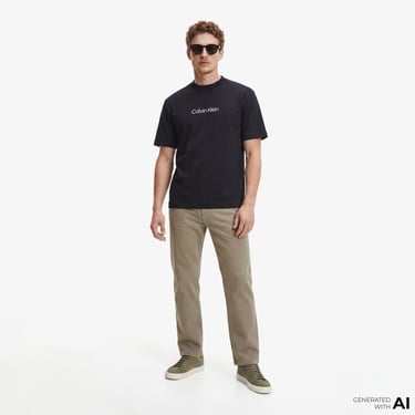  Calvin Klein Relaxed Standard Logo Crewnk Erkek Siyah T-Shirt