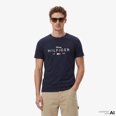  Tommy Hilfiger Brand Love Graphic Erkek Lacivert T-Shirt