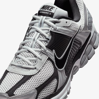  Nike Zoom Vomero 5 Erkek Gri Spor Ayakkabı