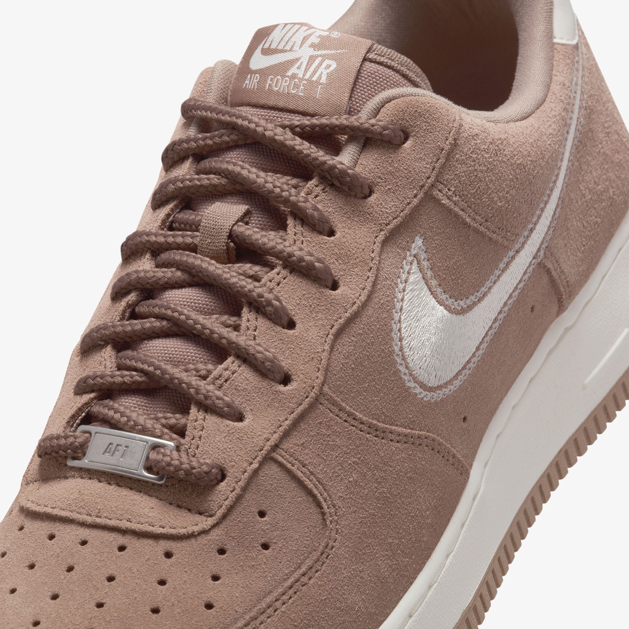 Nike Air Force 1 '07 LV8 Erkek Kahverengi Spor Ayakkabı