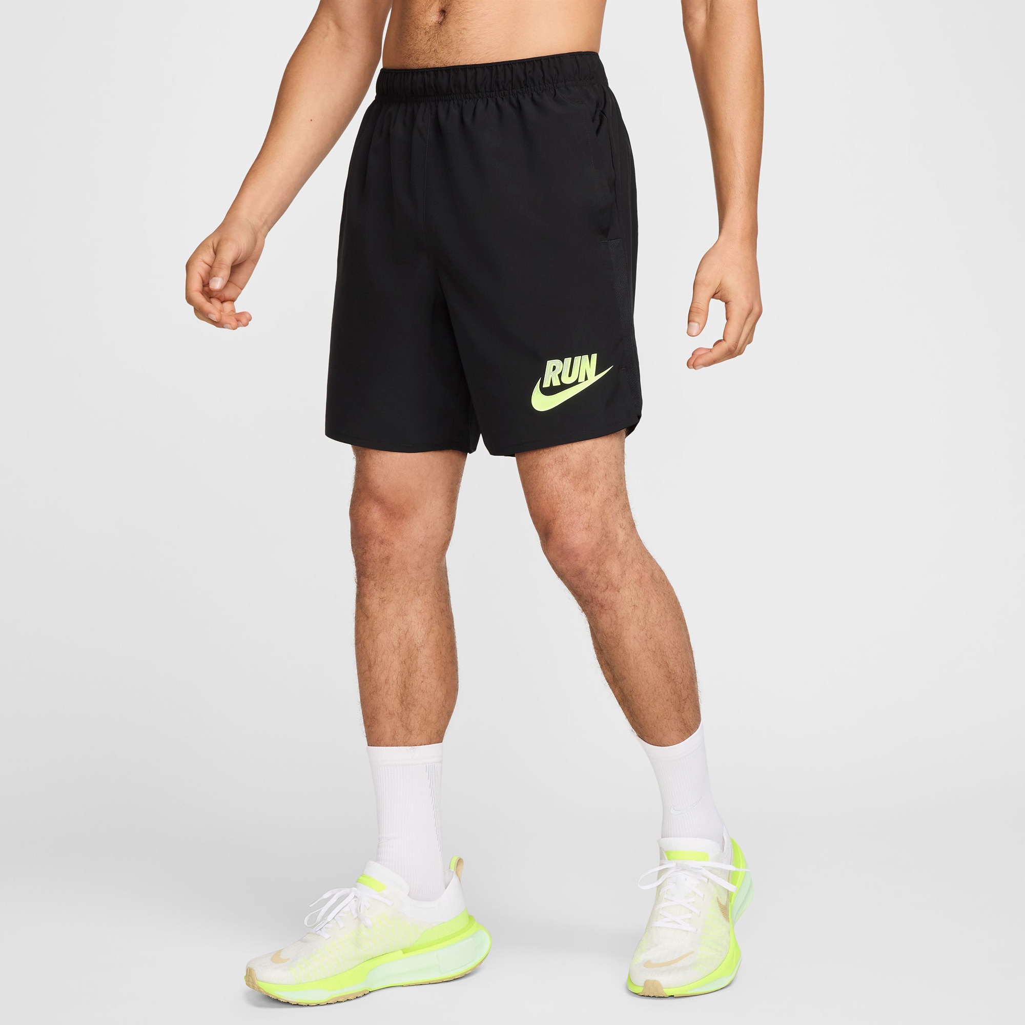 Nike Challenger Run Energy Erkek Siyah Şort