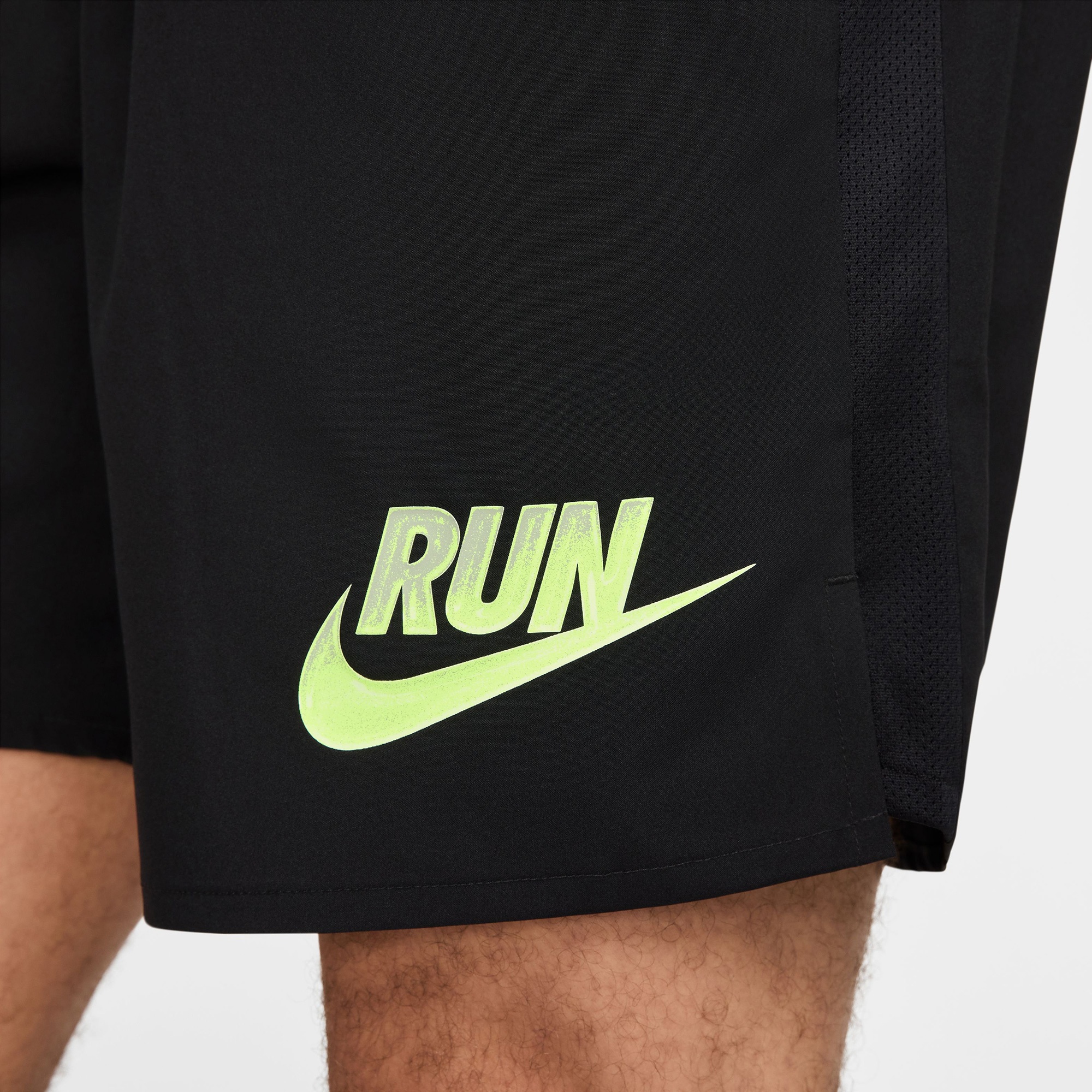 Nike Challenger Run Energy Erkek Siyah Şort