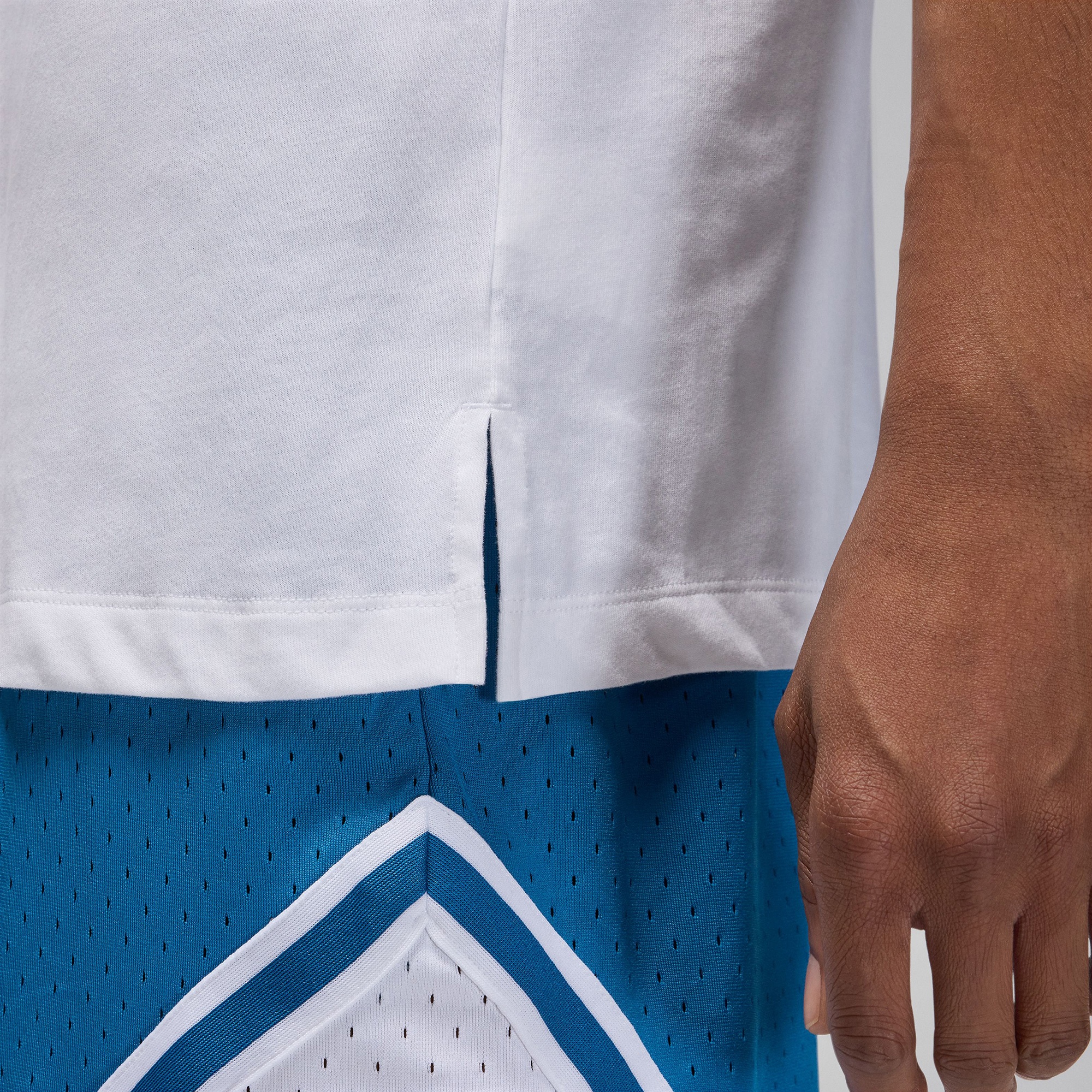 Jordan Dri-Fit Sport Erkek Beyaz Kolsuz T-Shirt