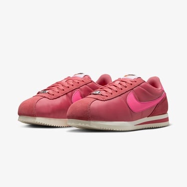  Nike Cortez Kadın Pembe Spor Ayakkabı