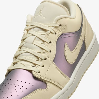  Jordan Air 1 Low SE Kadın Bej Spor Ayakkabı