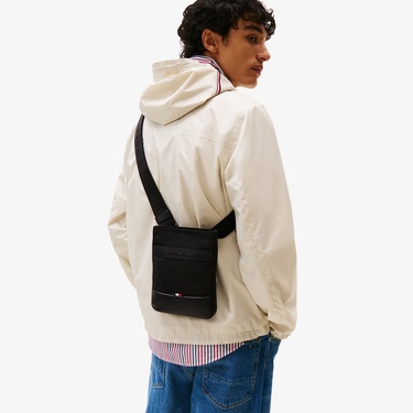  Tommy Hilfiger Nylon Travel Mini Erkek Siyah Çapraz Çanta