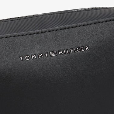  Tommy Hilfiger Foundation Erkek Siyah Tıraş çantası