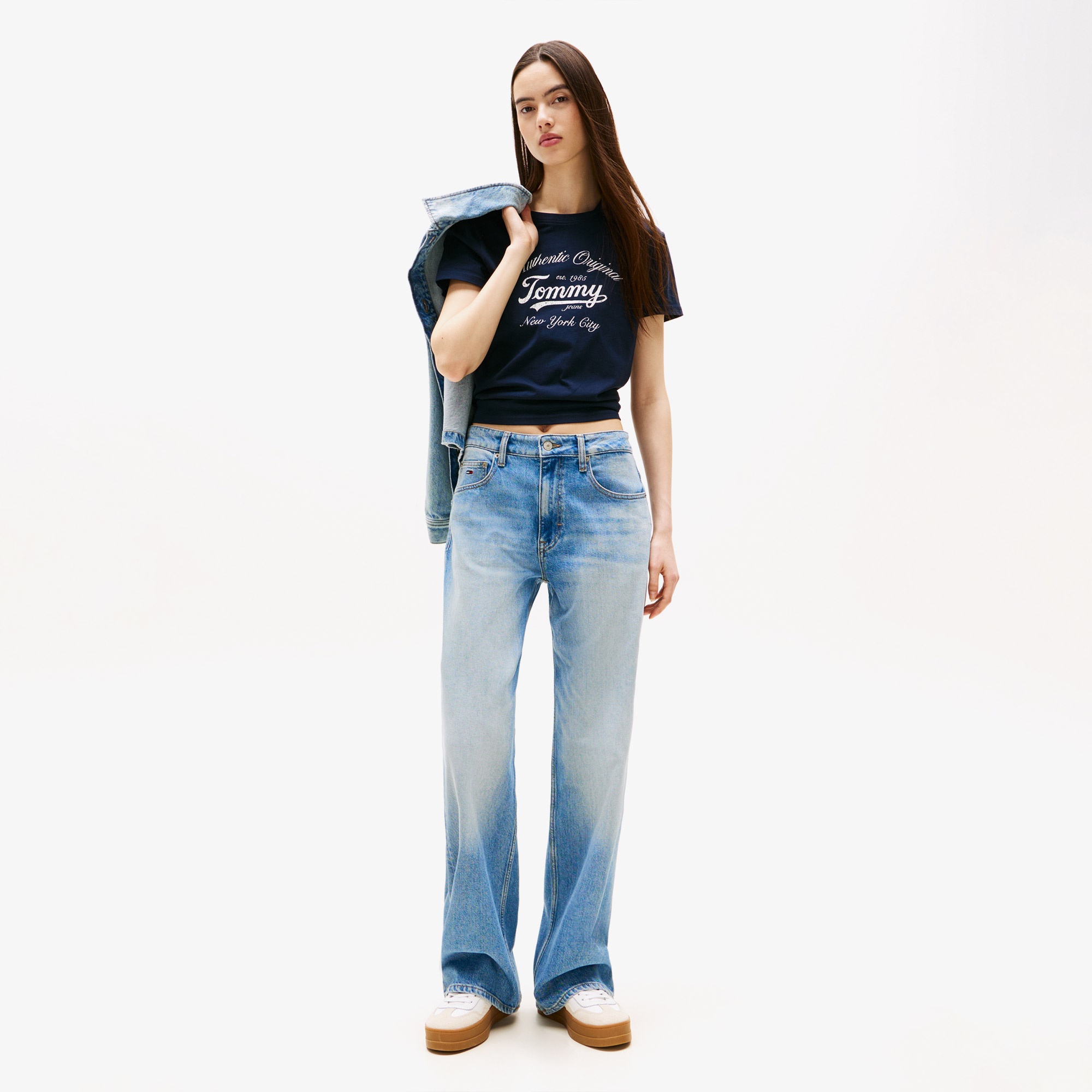 Tommy Jeans Regular Essential Logo Kadın Lacivert T-Shirt