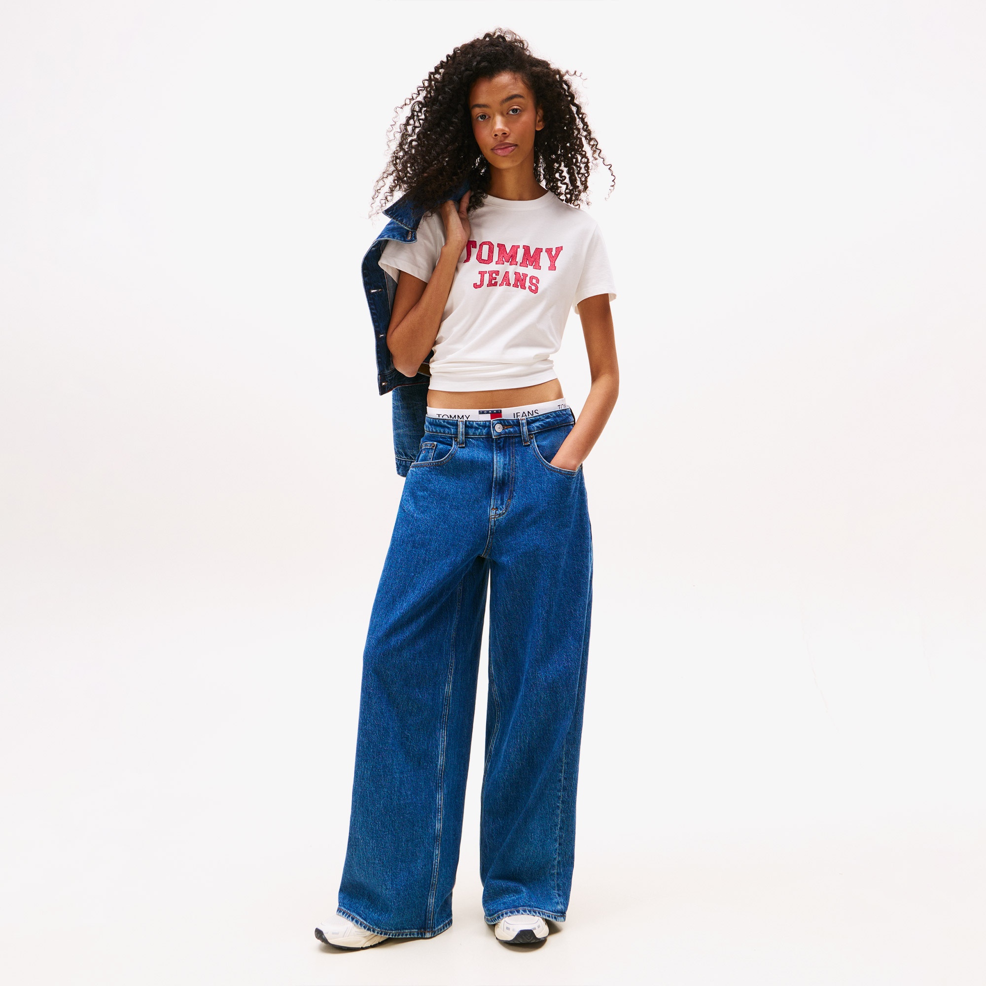 Tommy Jeans Regular Varsity Kadın Beyaz T-Shirt