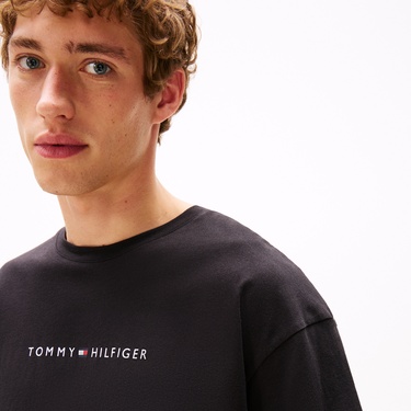  Tommy Hilfiger Logo Erkek Siyah T-Shirt