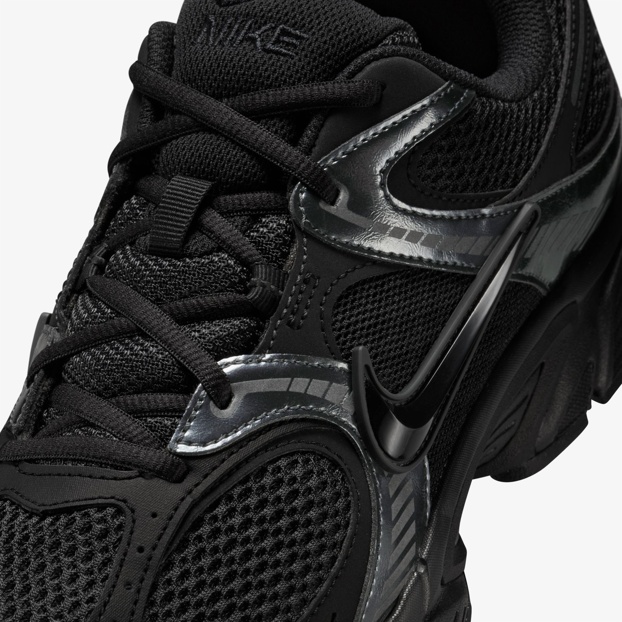 Nike V5 RNR Erkek Siyah Spor Ayakkabı