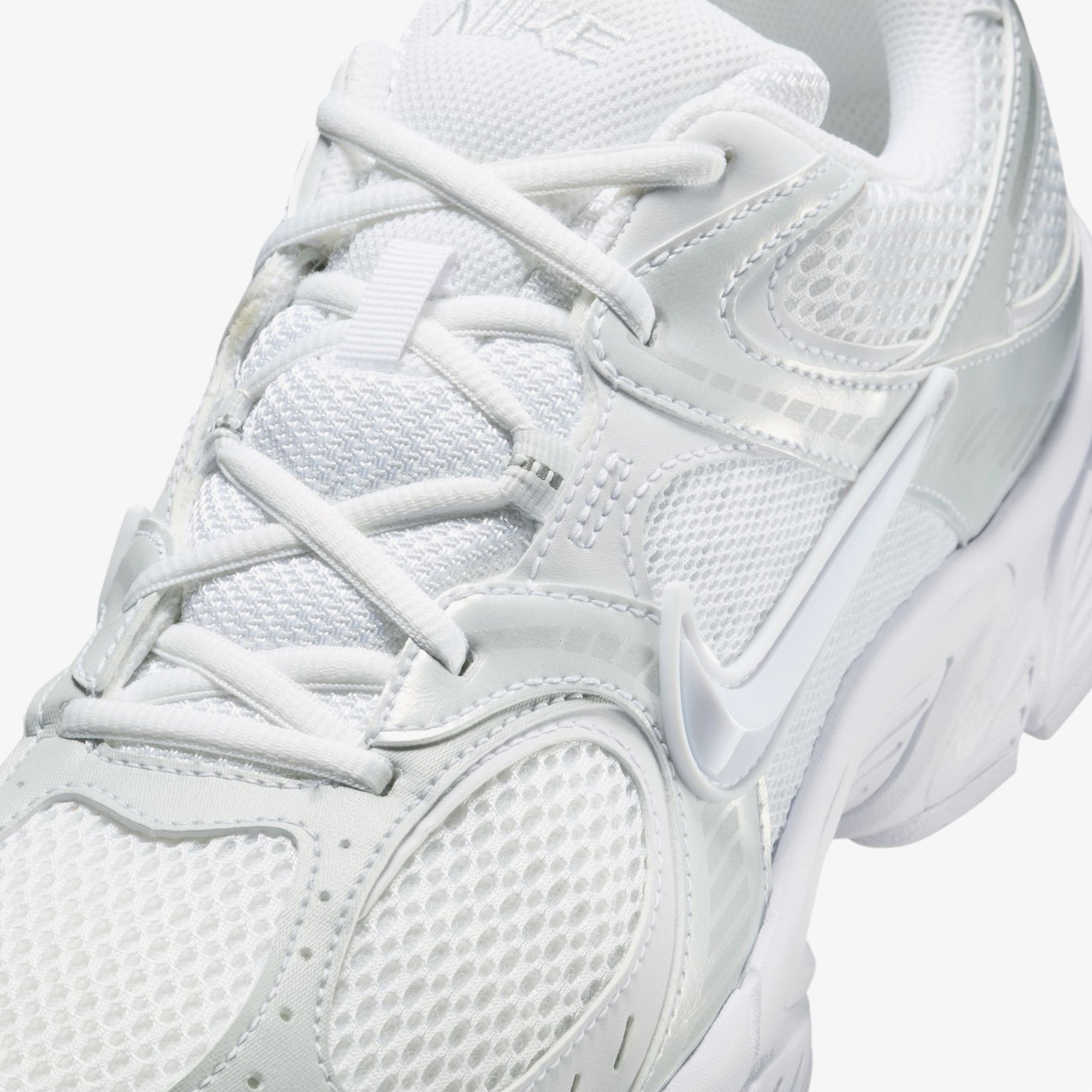 Nike V5 RNR Erkek Beyaz Spor Ayakkabı