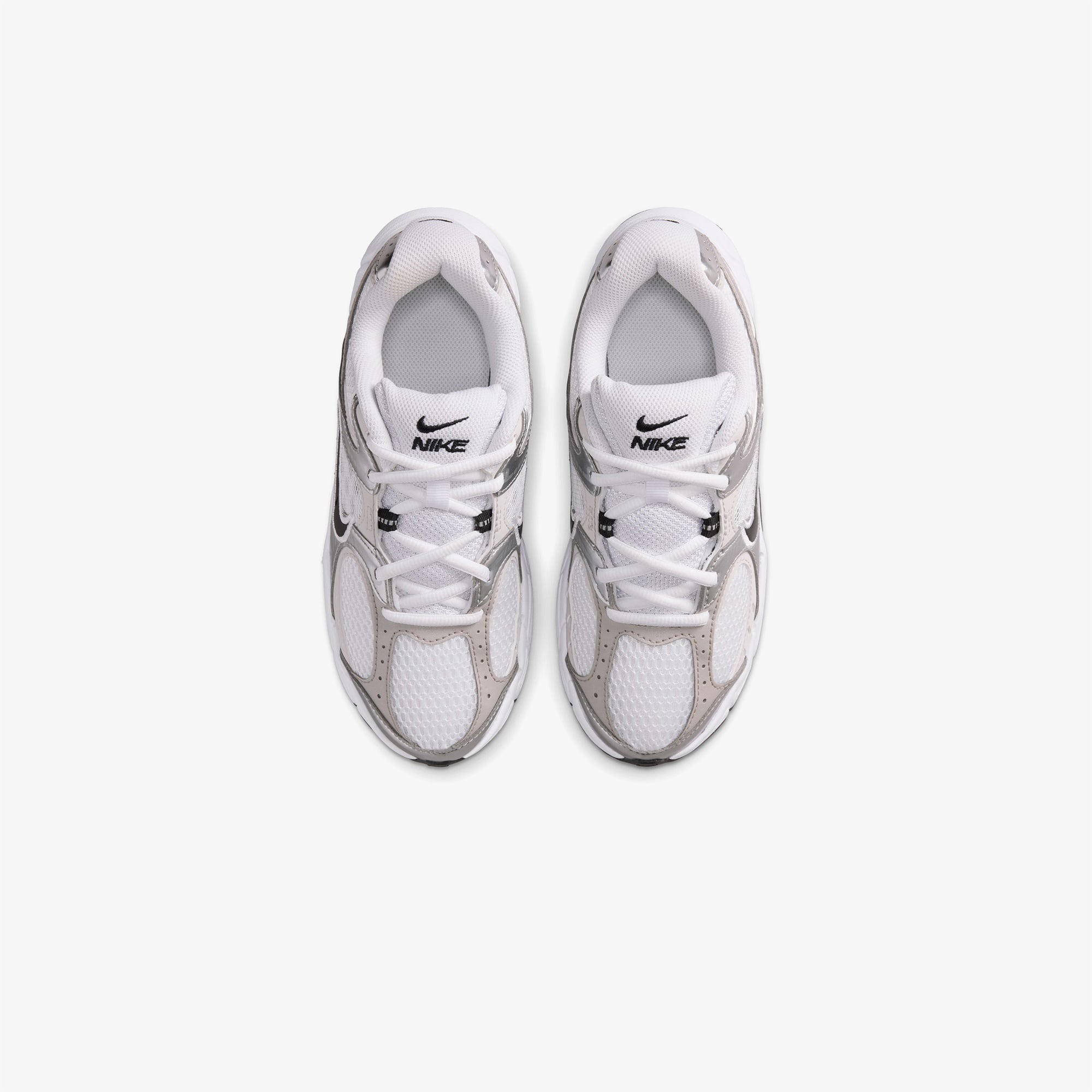 Nike V5 RNR Beyaz Spor Ayakkabı