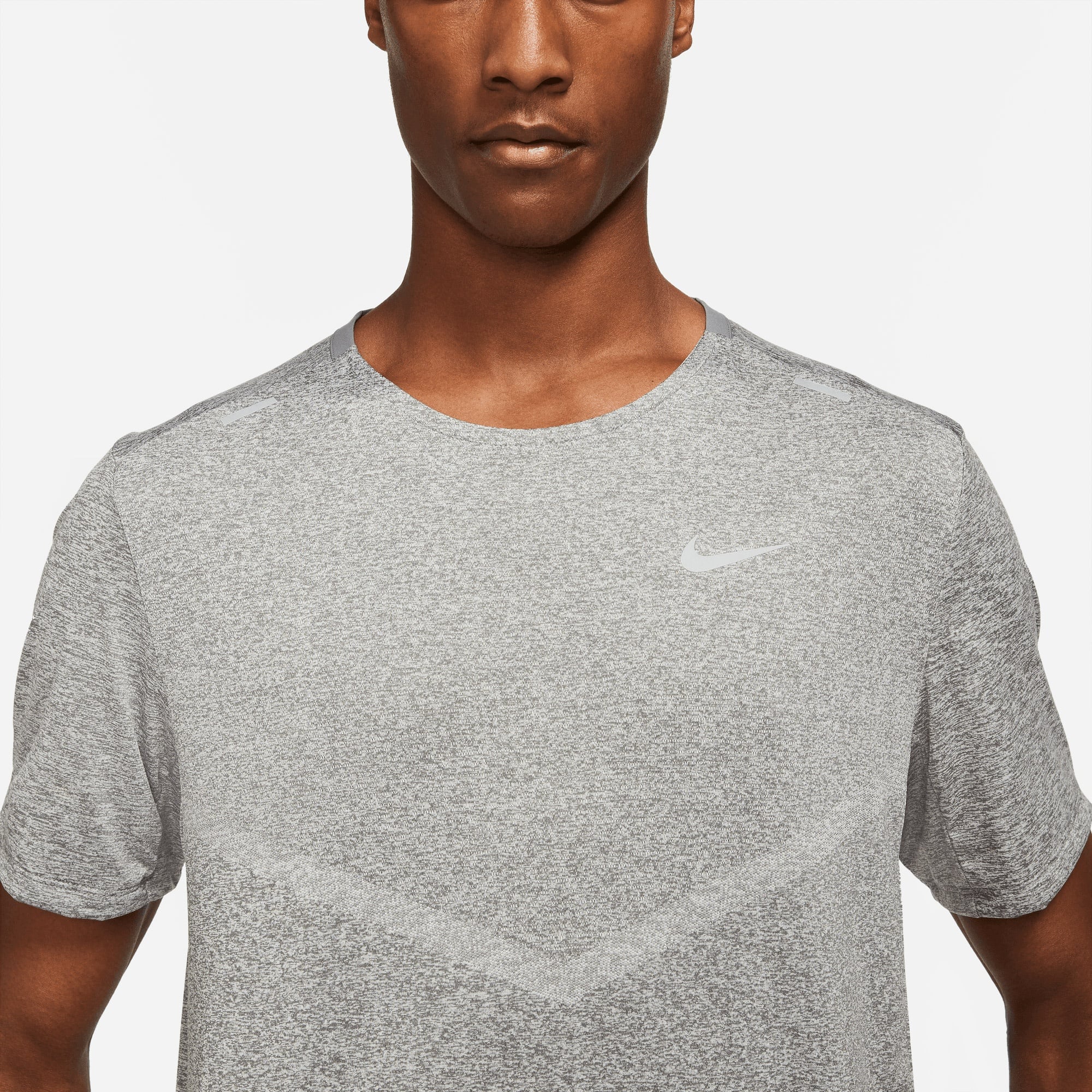 Nike Dri-Fit Rise 365 Ss Erkek Gri T-Shirt