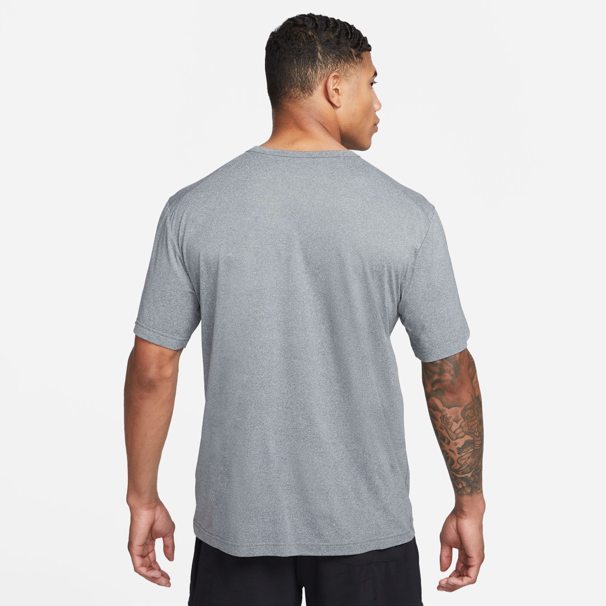Nike Dri-Fit Hyverse Erkek Gri T-Shirt