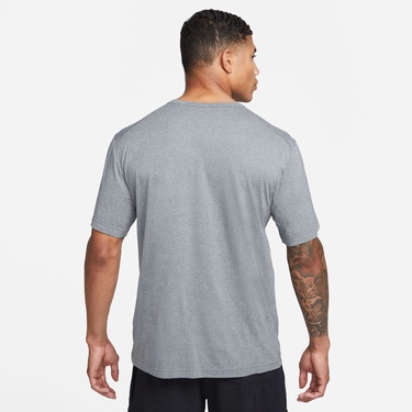  Nike Dri-Fit Hyverse Erkek Gri T-Shirt