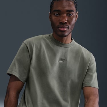  Nike Sportswear Premium Essentials Erkek Yeşil T-Shirt