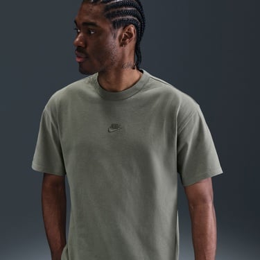  Nike Sportswear Premium Essentials Erkek Yeşil T-Shirt