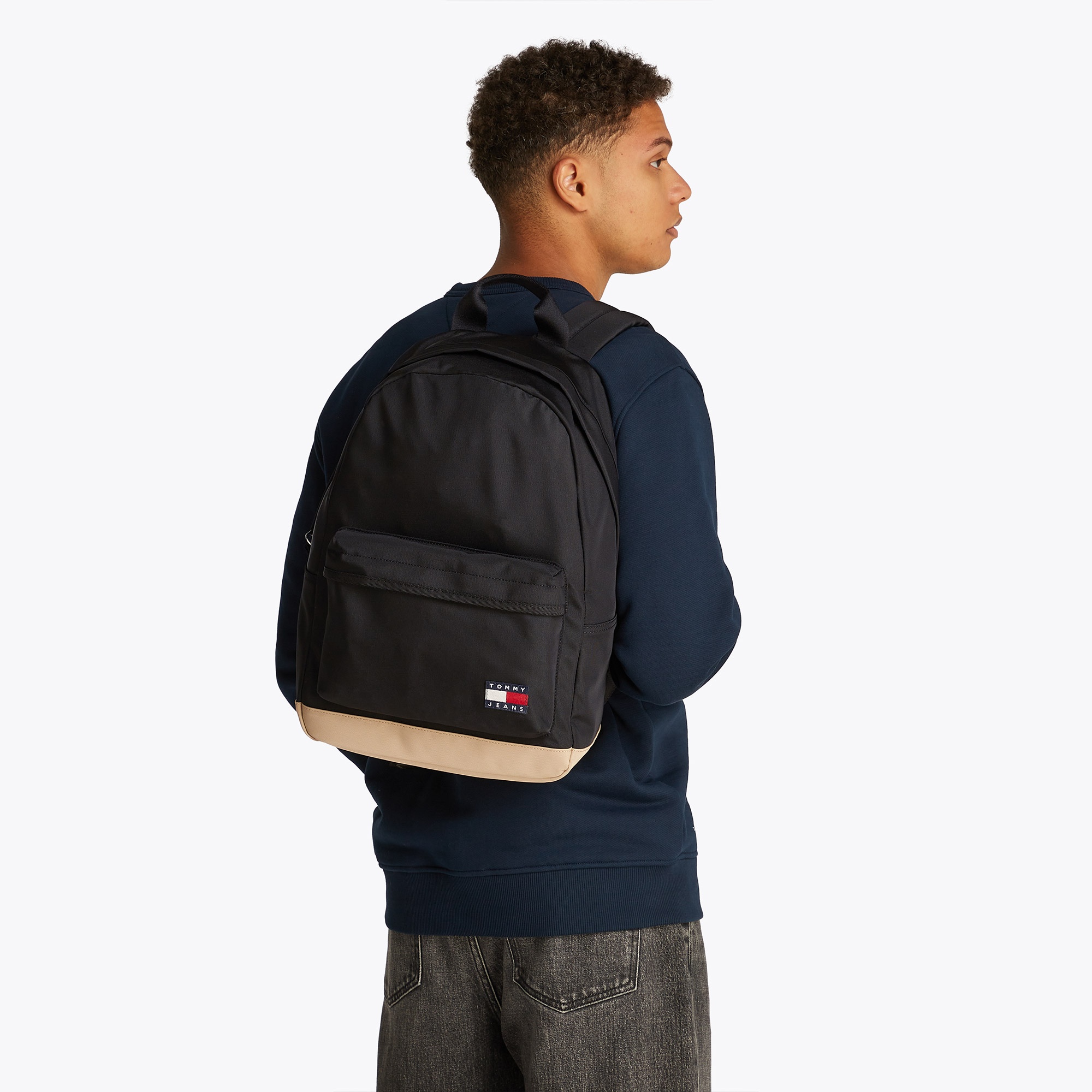 Tommy Hilfiger Ess Daily Dome Erkek Siyah Sırt Çantası