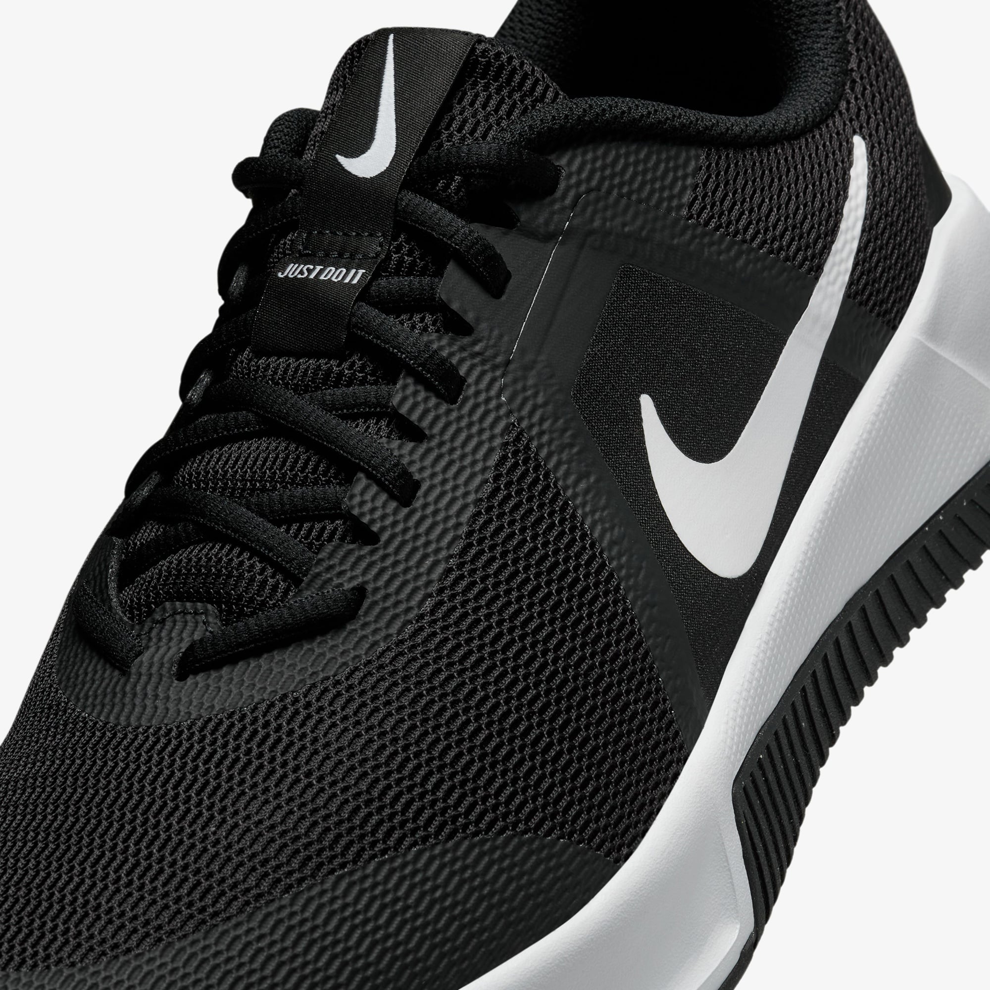 Nike MC Trainer 3 Erkek Siyah Spor Ayakkabı