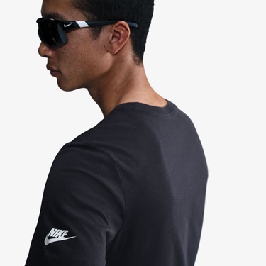  Nike Sportswear 6 Mo Futura Erkek Siyah T-Shirt