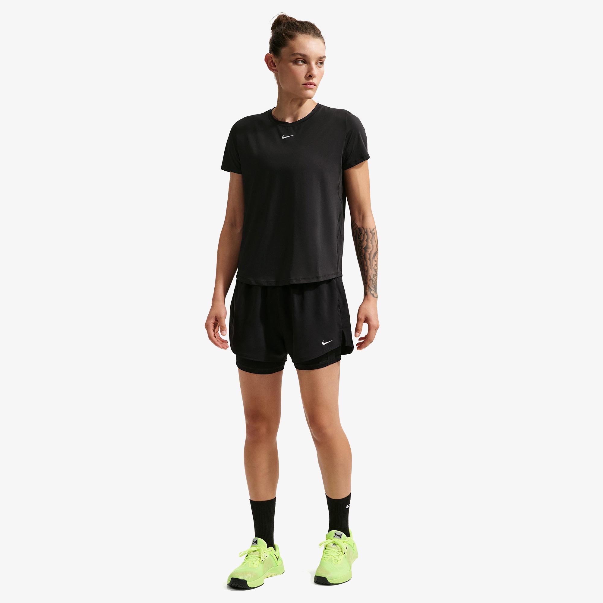 Nike One Classic Dri-Fit Kadın Siyah T-Shirt