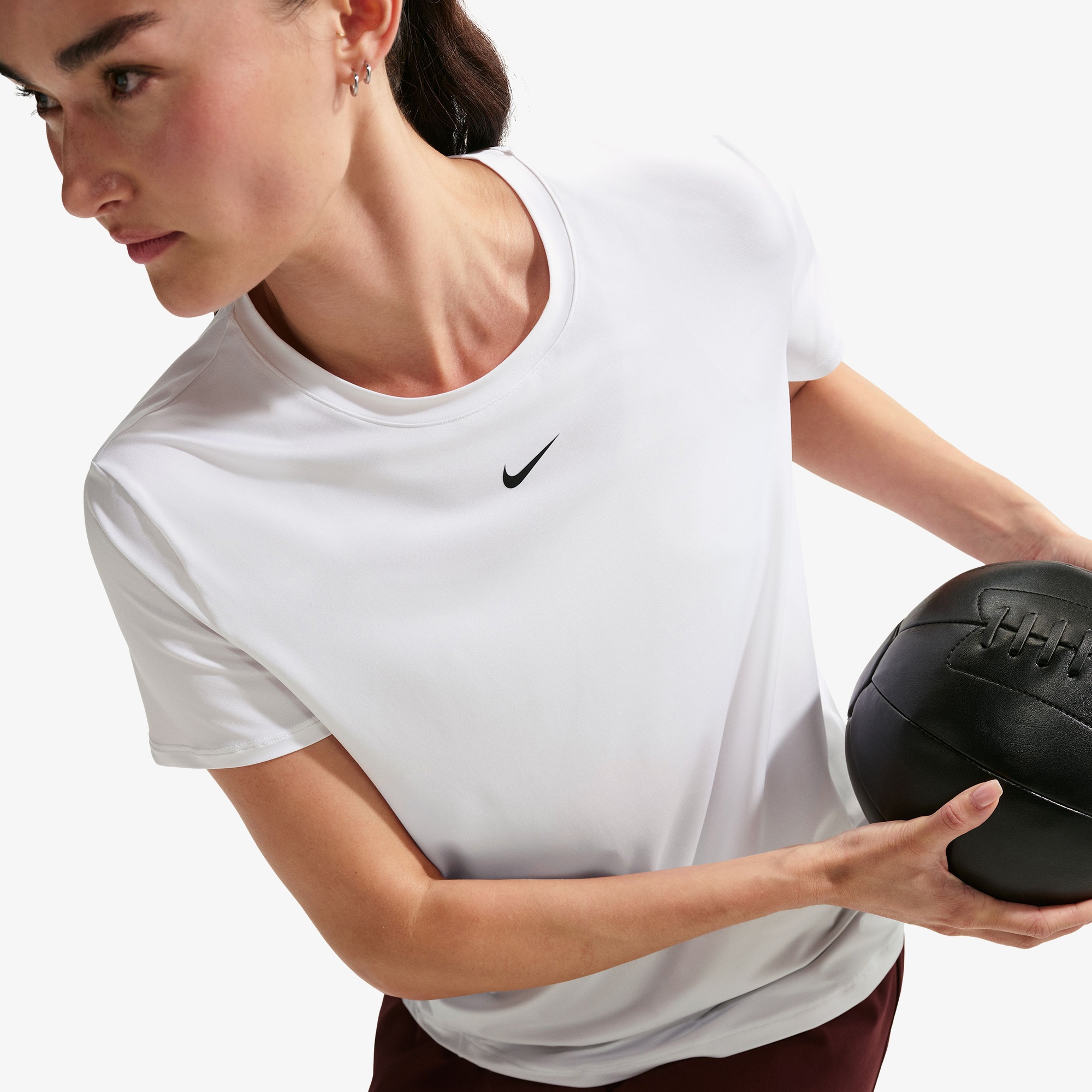 Nike One Classic Dri-Fit Kadın Beyaz T-Shirt