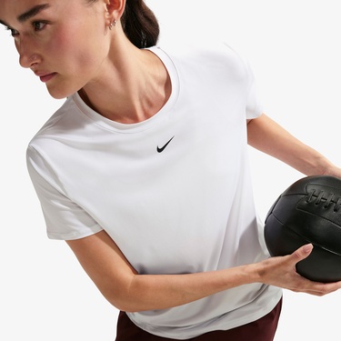  Nike One Classic Dri-Fit Kadın Beyaz T-Shirt