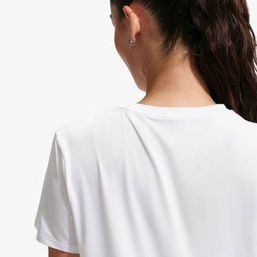  Nike One Classic Dri-Fit Kadın Beyaz T-Shirt