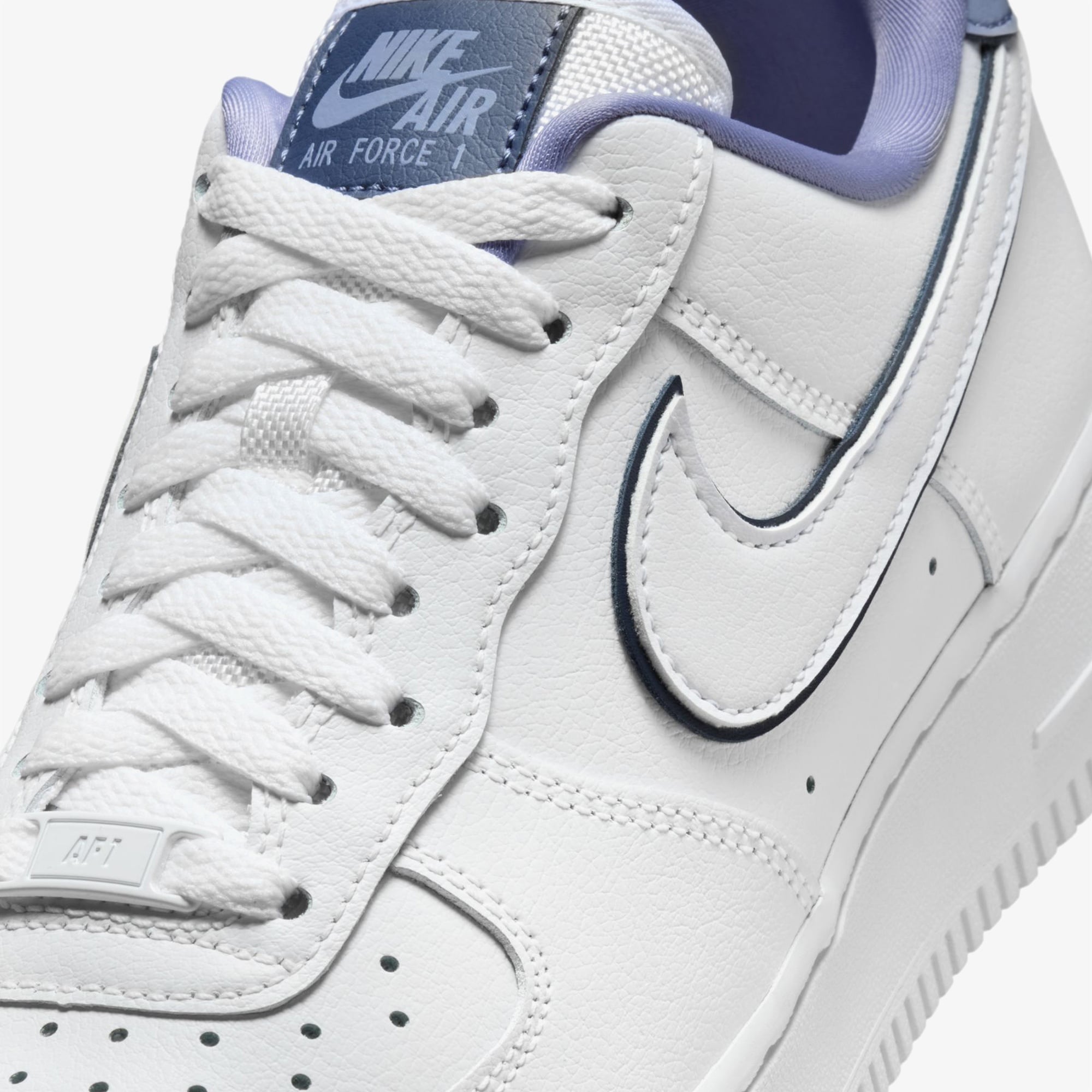 Nike Air Force 1 '07 Essential Kadın Beyaz Spor Ayakkabı