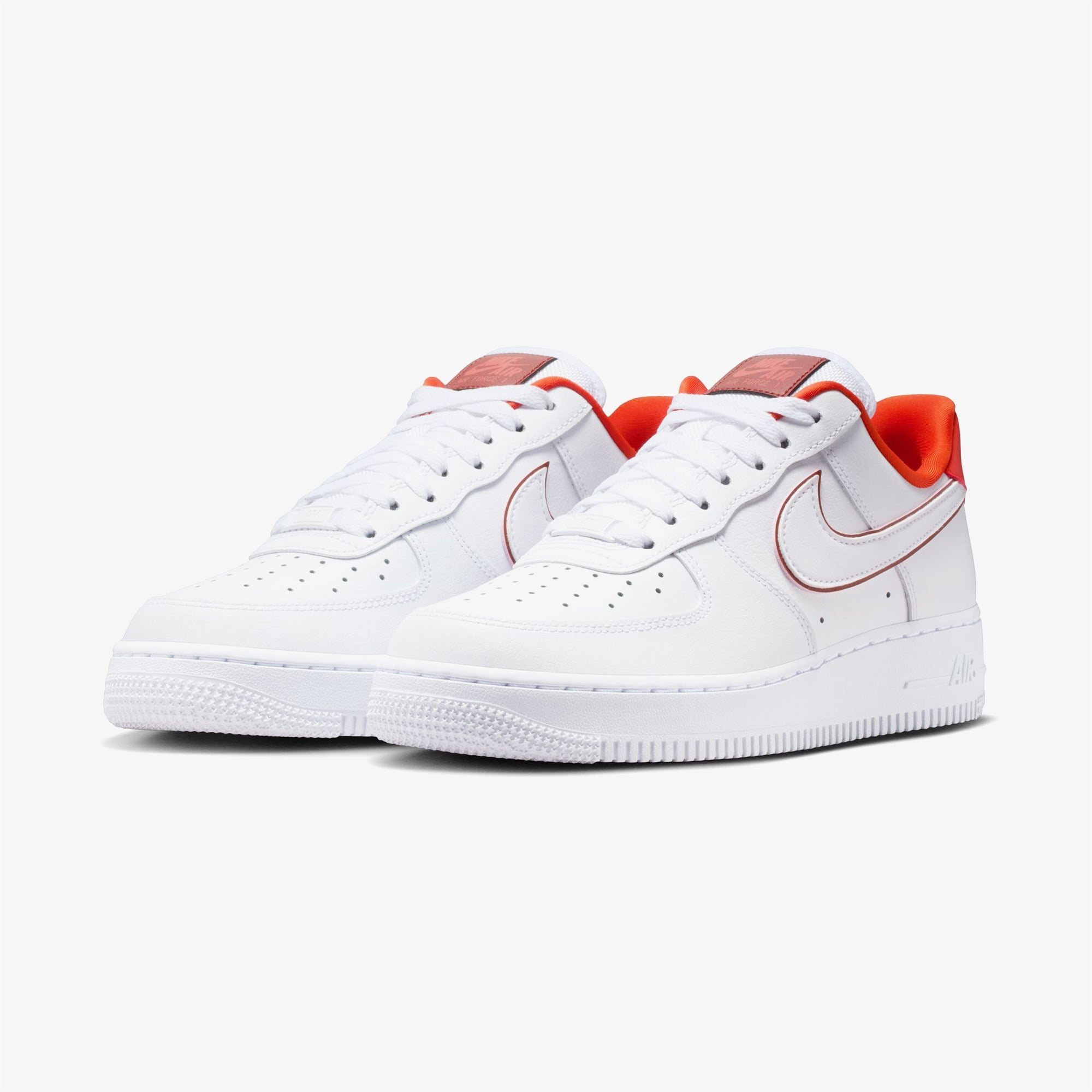 Nike Air Force 1 '07 Essential Kadın Beyaz Spor Ayakkabı