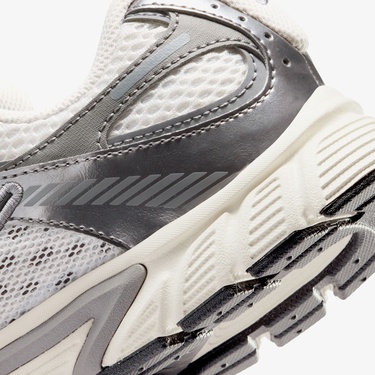  Nike V5 RNR Gri Spor Ayakkabı