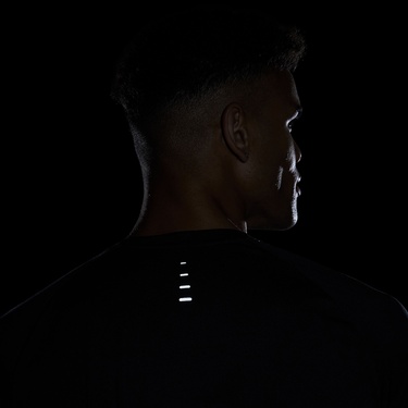  Nike Dri-Fit Stride Erkek Siyah T-Shirt