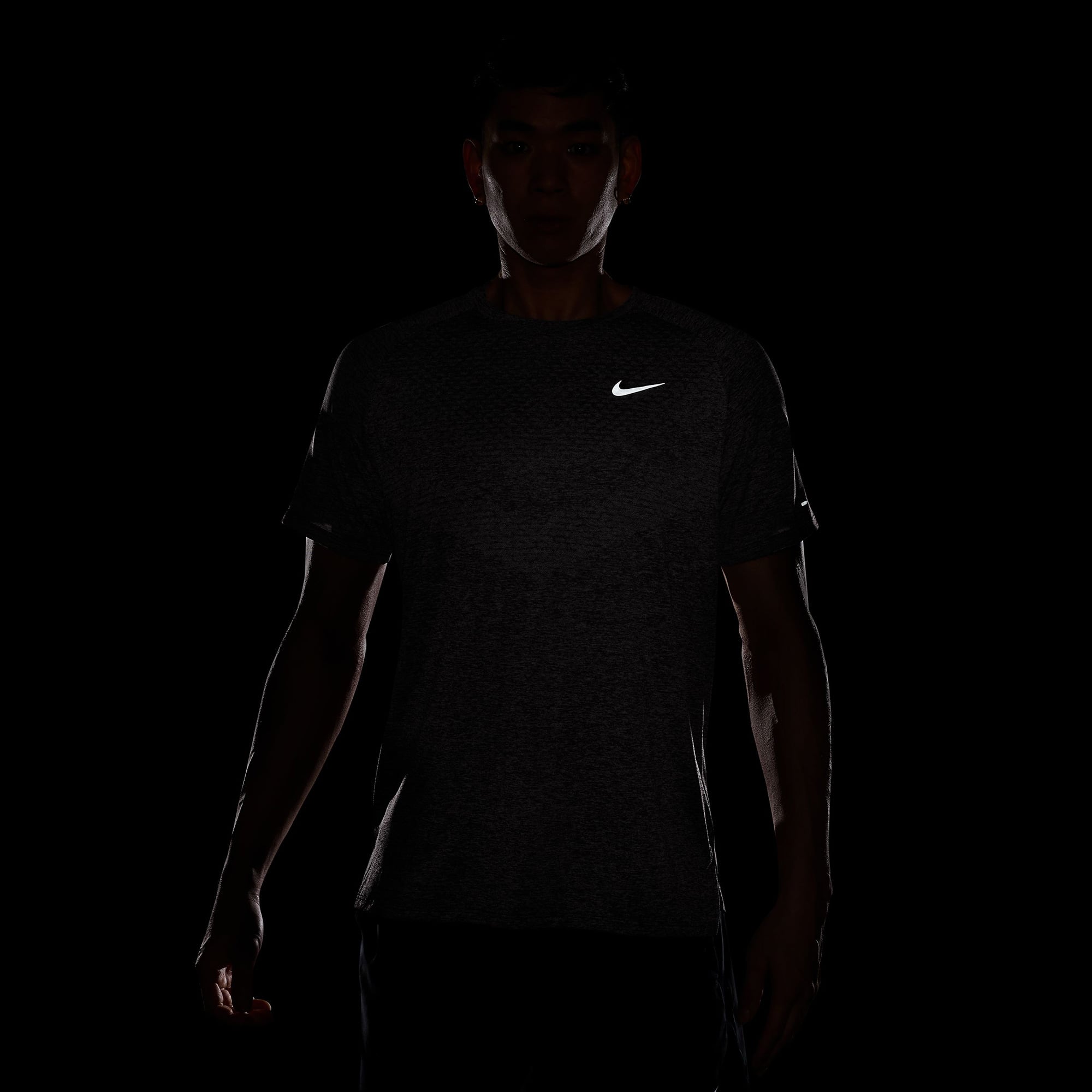 Nike Dri-Fit Stride Erkek Pembe T-Shirt