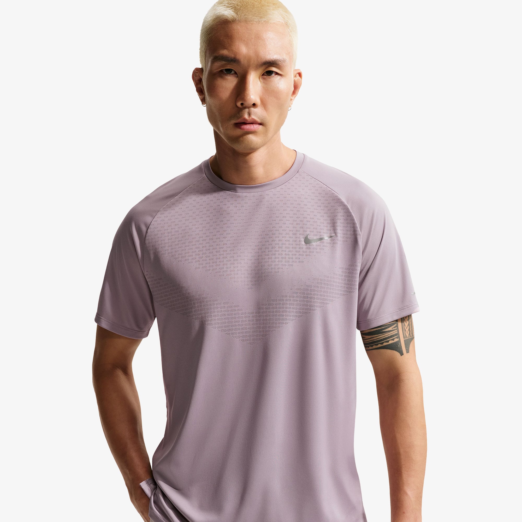 Nike Dri-Fit Stride Erkek Pembe T-Shirt