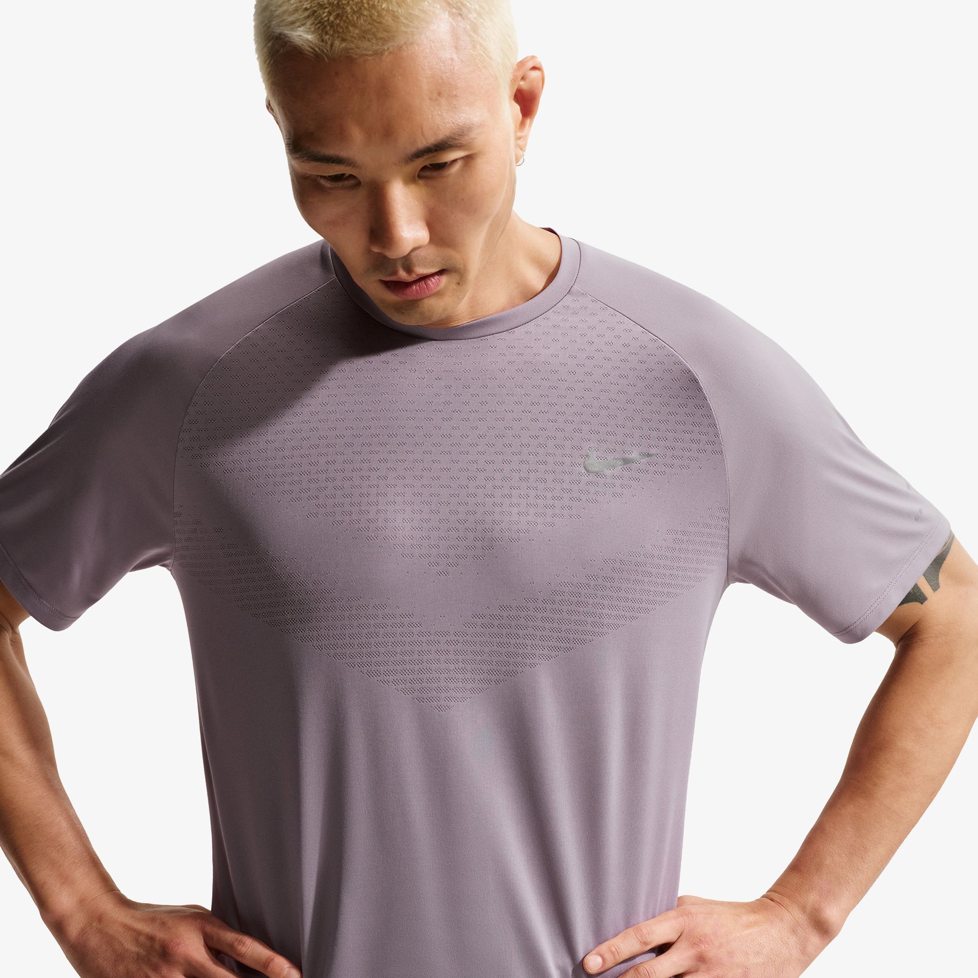  Nike Dri-Fit Stride Erkek Pembe T-Shirt