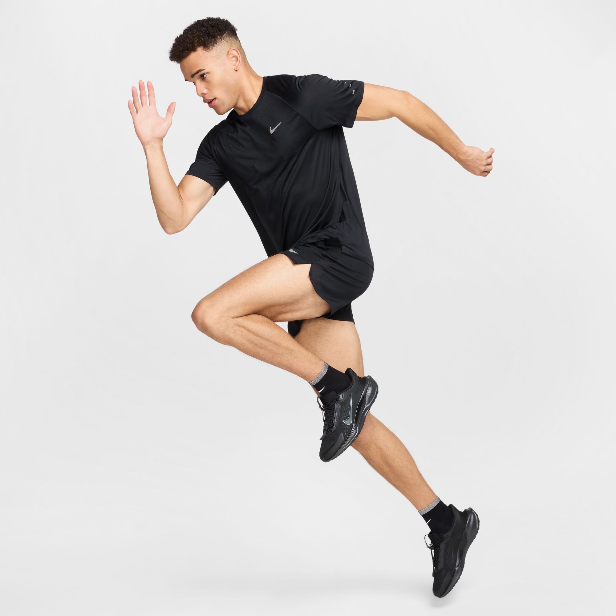 Nike Dri-Fit Stride Erkek Siyah T-Shirt