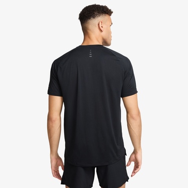  Nike Dri-Fit Stride Erkek Siyah T-Shirt