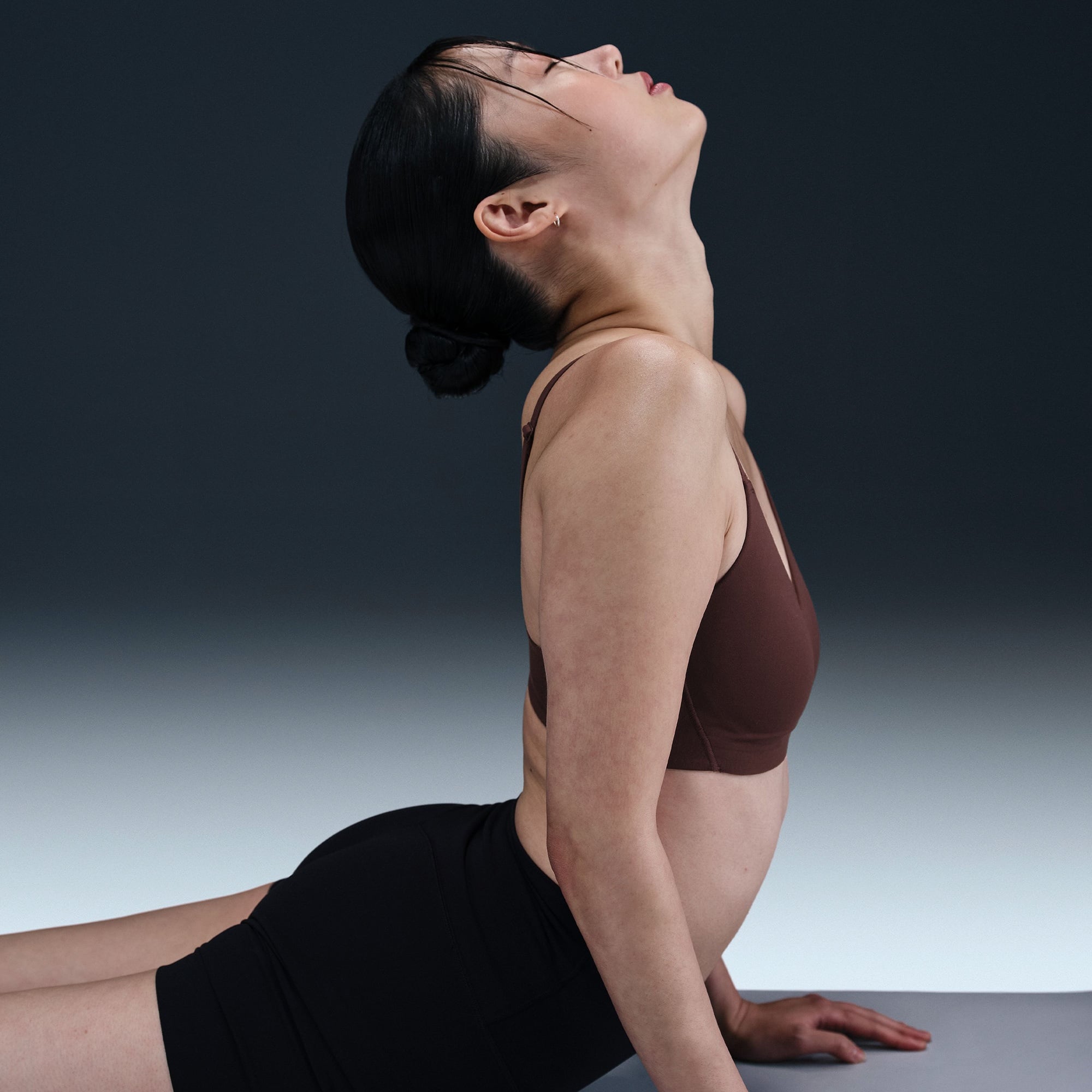 Nike Alate Minimalist Kadın Kahverengi Bra