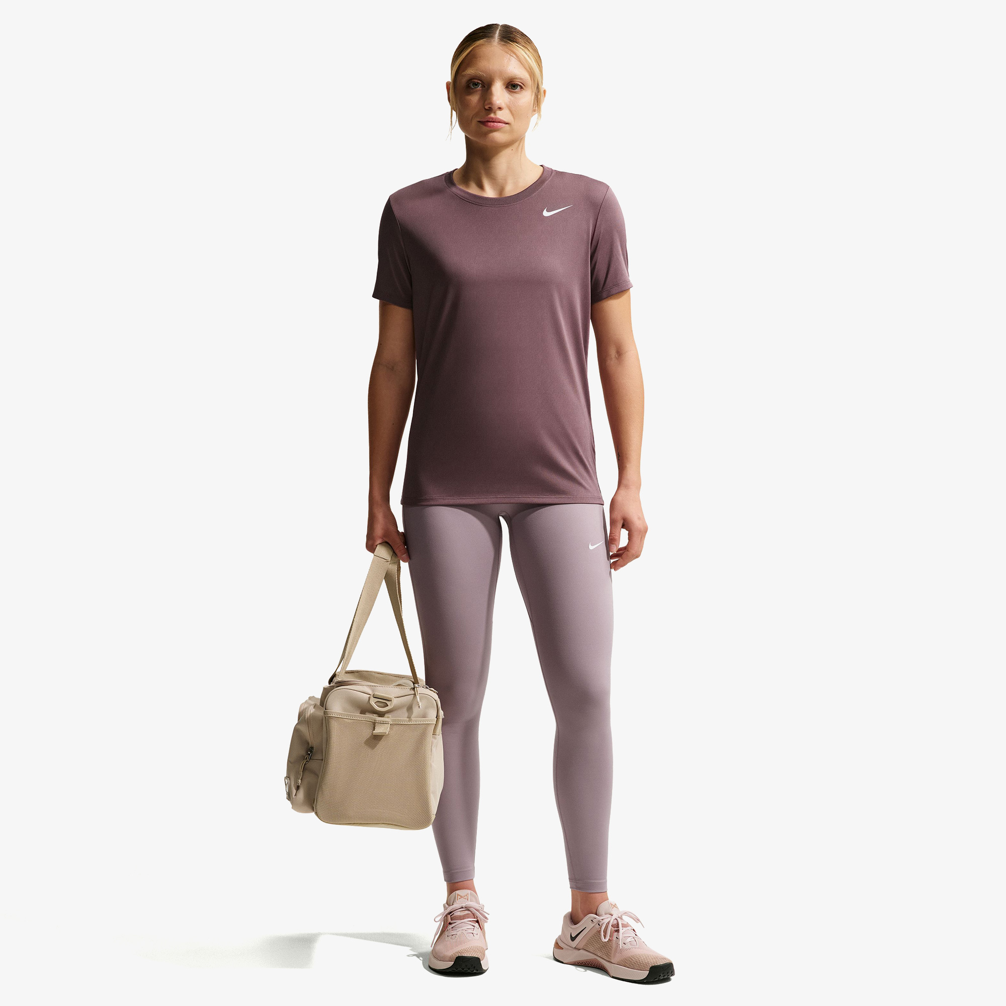  Nike Dri-Fit Kadın Pembe T-Shirt