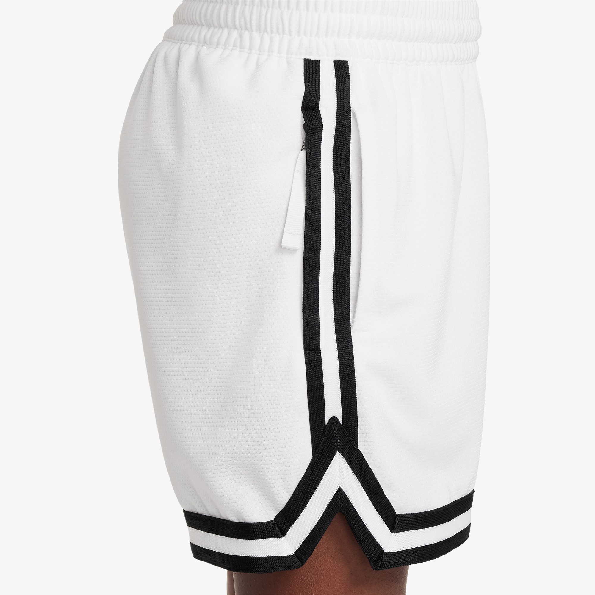 Nike Dri-Fit DNA 13 cm Çocuk Beyaz Şort